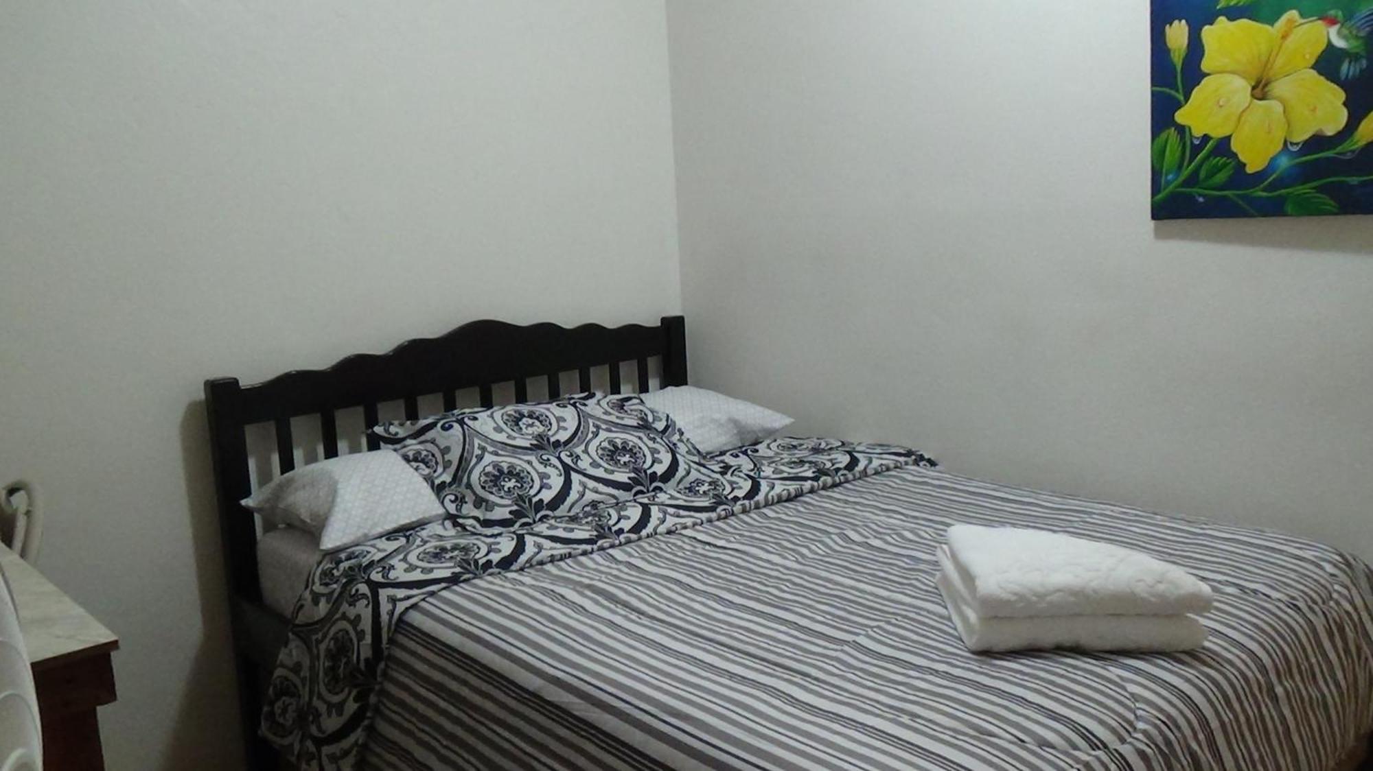 Hacienda Tropical Guest House 벨모판 객실 사진